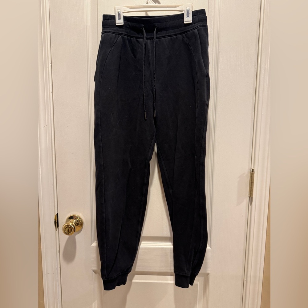 lululemon athletica women’s black joggers